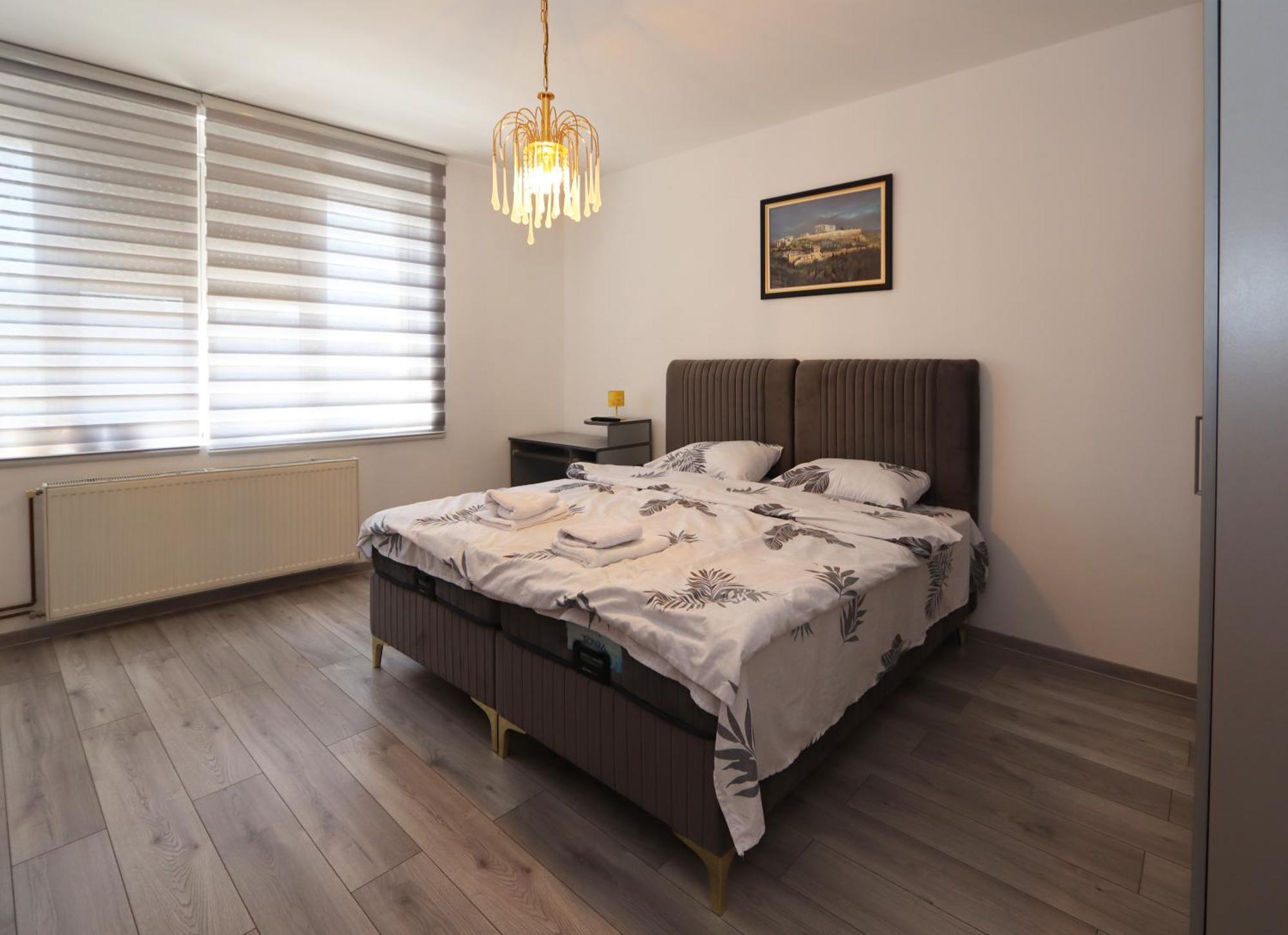Golden Royal Apartment Kragujevac Exterior foto
