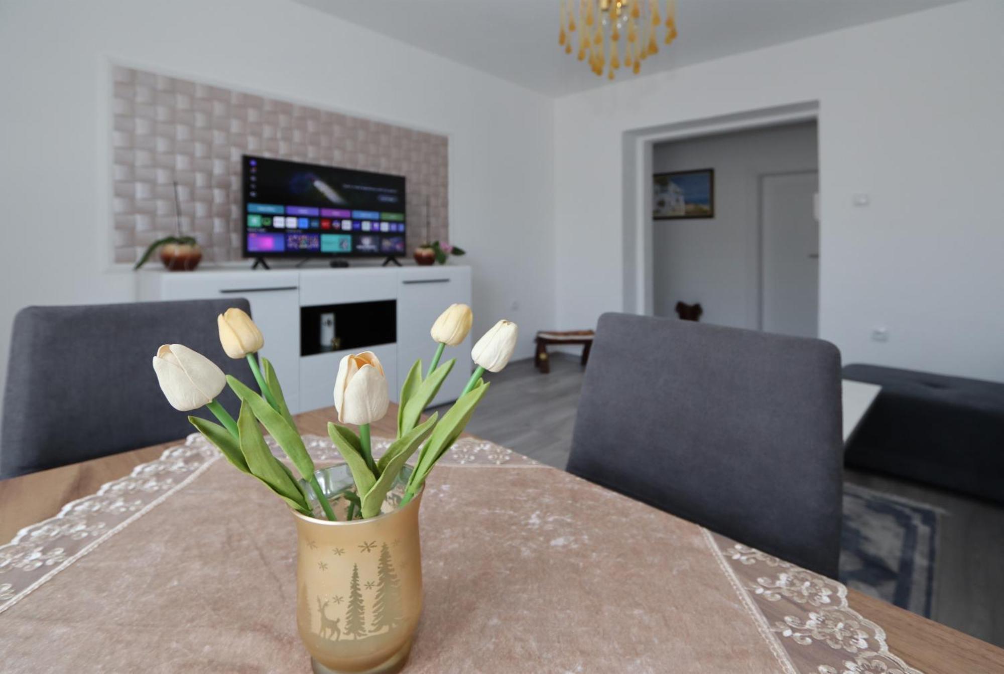 Golden Royal Apartment Kragujevac Exterior foto