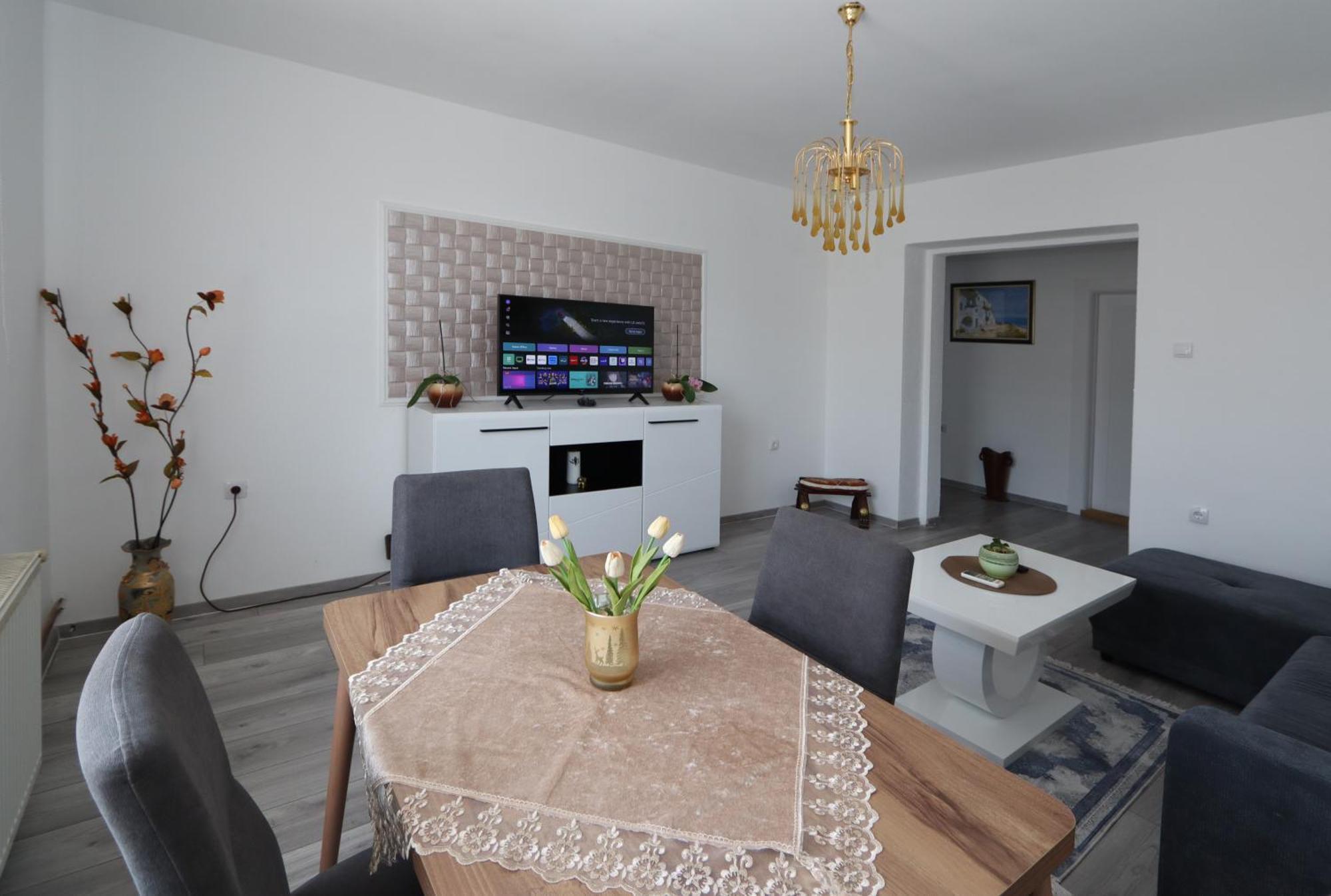 Golden Royal Apartment Kragujevac Exterior foto